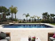 Villa for sale in Los Arqueros, Benahavis