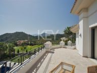 Villa for sale in Los Arqueros, Benahavis