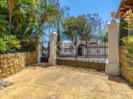 Villa for sale in Los Flamingos, Benahavis