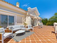 Villa for sale in Los Flamingos, Benahavis