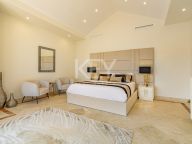 Villa for sale in Los Flamingos, Benahavis