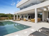 Вилла на продажу в Сан Педро де Алькантара