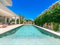 Вилла на продажу в Сан Педро де Алькантара