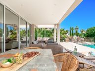 Вилла на продажу в Сан Педро де Алькантара