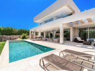 Вилла на продажу в Сан Педро де Алькантара