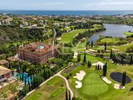 Villa en venta en Los Naranjos Golf, Nueva Andalucia