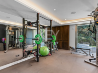 Villa en venta en Cascada de Camojan, Marbella Golden Mile