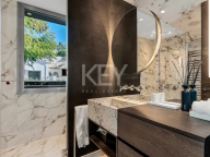 Villa en venta en Cascada de Camojan, Marbella Golden Mile