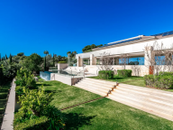 Villa en venta en Cascada de Camojan, Marbella Golden Mile