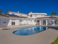 Villa en venta en El Paraiso, Estepona