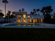 Villa for sale in El Paraiso, Estepona