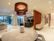 Villa for sale in El Paraiso, Estepona