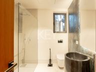 Villa for sale in El Paraiso, Estepona