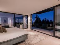 Villa en venta en Nueva Atalaya, Estepona