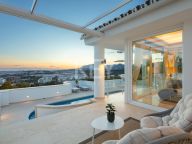 Villa for sale in Nueva Andalucia