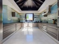 Villa for sale in Los Flamingos, Benahavis