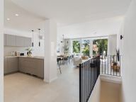 Town House for sale in Rodeo Alto, Nueva Andalucia