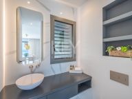 Apartment for sale in Byu Hills, Benahavis