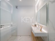 Apartment for sale in Byu Hills, Benahavis