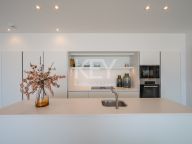 Apartment for sale in Byu Hills, Benahavis