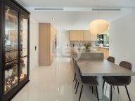 Villa for sale in La Cerquilla, Nueva Andalucia