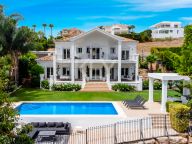 Villa for sale in Nueva Andalucia