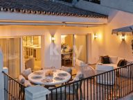Town House for sale in Las Encinas, Benahavis