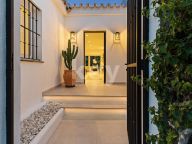 Town House for sale in Aloha, Nueva Andalucia