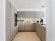 Town House for sale in Aloha, Nueva Andalucia