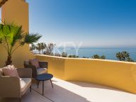 Penthouse for sale in Rio Real, Marbella East