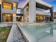 Villa en venta en Rocio de Nagüeles, Marbella Golden Mile