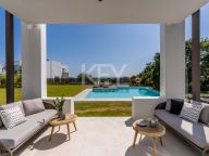 Villa for sale in Santa Clara, Marbella East