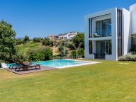 Villa for sale in Santa Clara, Marbella East