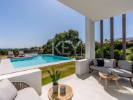 Villa for sale in Santa Clara, Marbella East