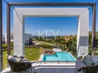 Villa for sale in Santa Clara, Marbella East