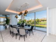 Villa for sale in Santa Clara, Marbella East