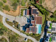 Villa for sale in La Quinta Hills, Benahavis