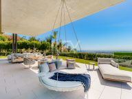 Villa for sale in La Quinta Hills, Benahavis