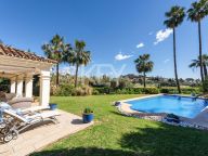 Villa en venta en Los Naranjos, Nueva Andalucia