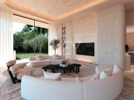 Villa for sale in Cascada de Camojan, Marbella Golden Mile