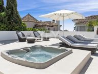 Villa en venta en El Rosario, Marbella Este