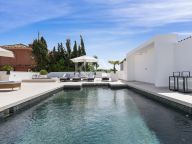 Villa en venta en El Rosario, Marbella Este