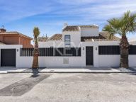 Villa en venta en El Rosario, Marbella Este