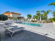 Villa en alquiler en Rio Real, Marbella Este