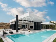 Villa for sale in La Alqueria, Benahavis