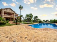 Villa en venta en Los Picos, Marbella Golden Mile