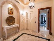 Villa for sale in Los Picos, Marbella Golden Mile