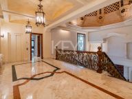 Villa en venta en Los Picos, Marbella Golden Mile