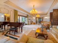 Villa for sale in Los Picos, Marbella Golden Mile