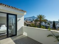 Villa for sale in Los Naranjos Hill Club, Nueva Andalucia